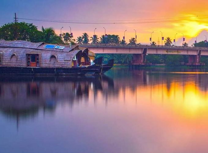 God’s Own Country Kerala Beach, Wildlife, Hill, Backwater, Heritage Tour