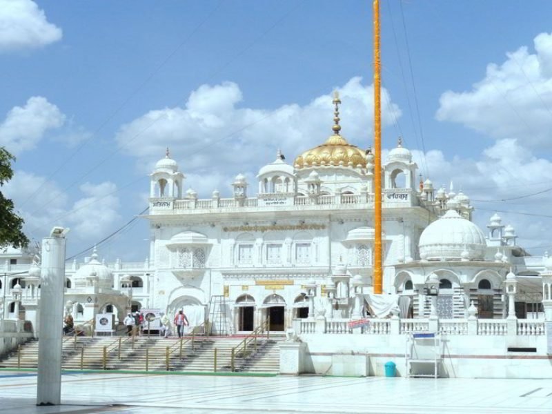 Gurdwaras Darshan In & Local Chandigarh Package 4 Nights / 5 Days