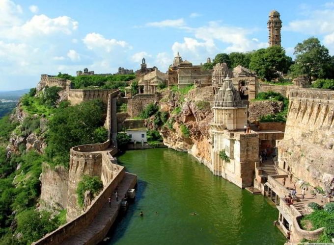 Pandariya  Holiday Tour 02 Nights & 03 Days