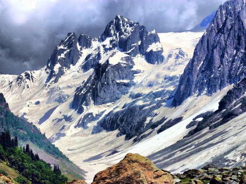 Amazing Kashmir Tour 07 Nights 08 Days