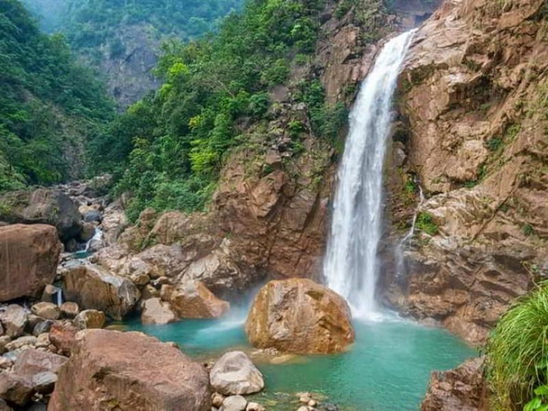 Meghalaya Honeymoon tour of 3 Nights / 4 Days