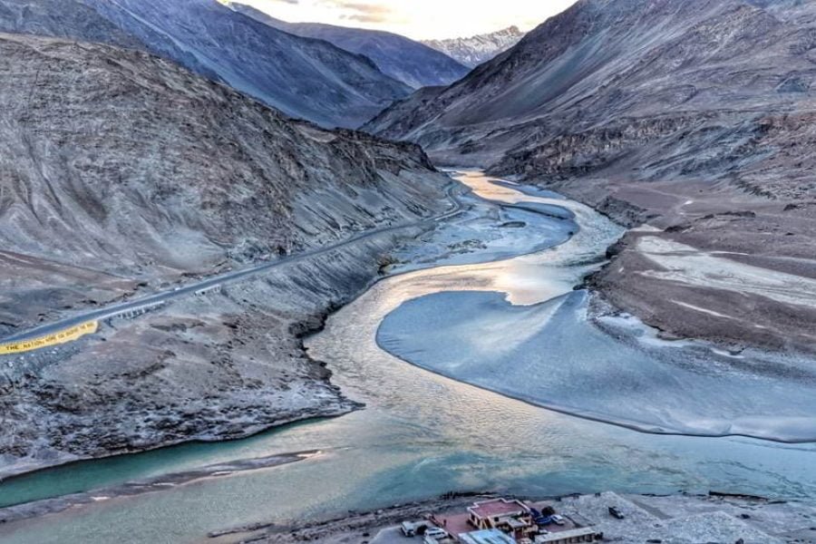 Pangong-Tsomoriri & Tsokar Lakes in Ladakh (08 Nights 09 Days)