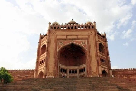 Amazing Lucknow/ Agra tour 04 Nights // 05 Days