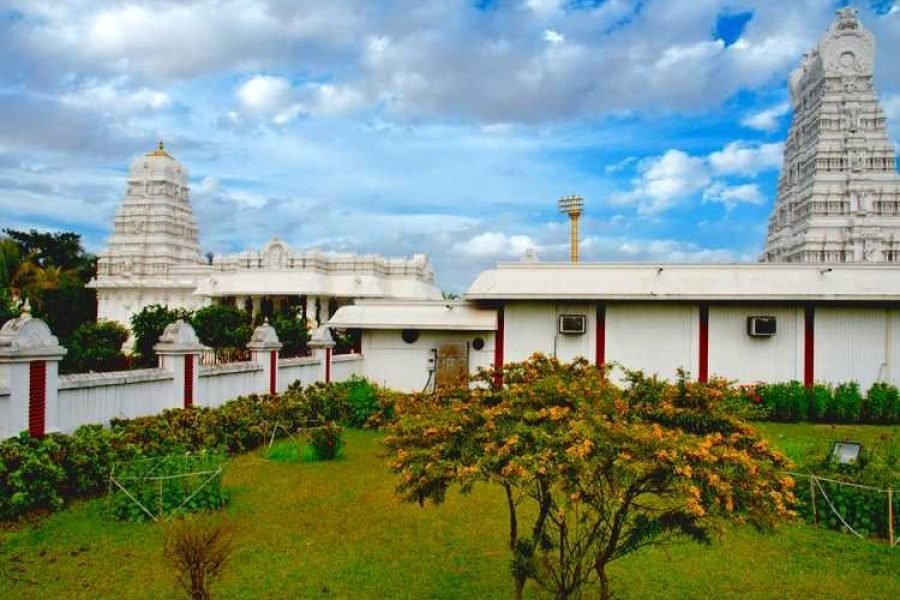 DIBRUGARH-SIVASAGAR-KAZIRANGA-GUWAHATI(06 Night & 07 Days)